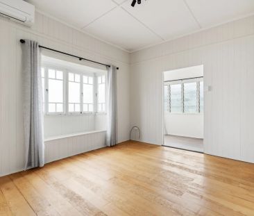 Bay Breezes & Character Living in the Heart of Sandgate - Photo 1