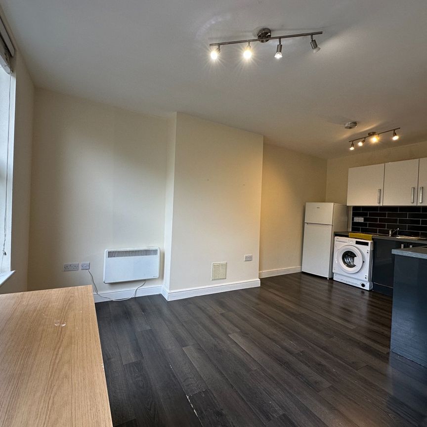 4 Bed Flat, London Road, SW16 - Photo 1