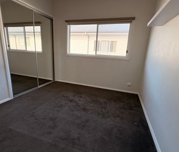 Modern Four Bedroom Townhouse - Photo 3