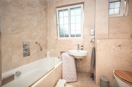 Lebanon Court, Richmond Road, Twickenham, Middlesex, TW1 - Photo 5