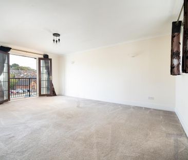 3 bedroom flat to rent - Photo 2