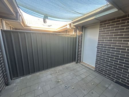 Beautiful Modern Home - Photo 5