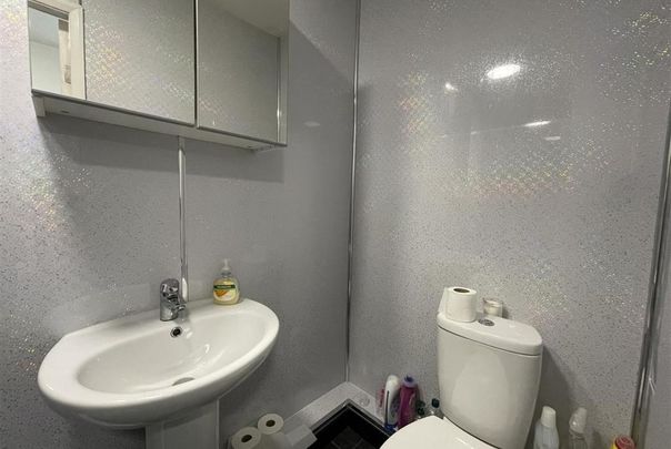 3 bedroom flat to rent - Photo 1