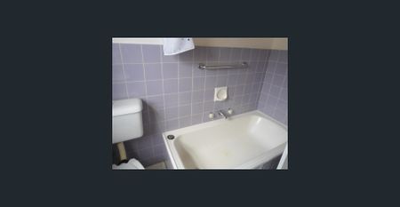 Ground Floor unit - Photo 4