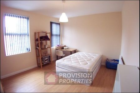 6 Bed Properties Hyde Park - Photo 3