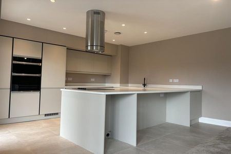 3 Bedroom Apartment To Let - Photo 5