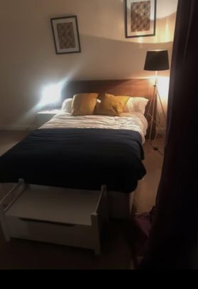 1 bedroom in a flat share to rent - Photo 1