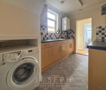 3 bedroom terraced house to rent - Photo 6