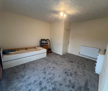 3 bedroom apartment to rent - Photo 3