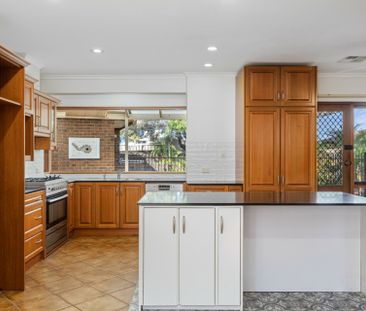 Family Home! - Photo 6