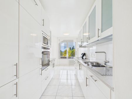 LUMINEUX AVEC BALCON ET PROCHE DE O.I - Foto 3