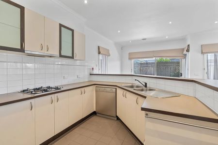 Spacious 4-Bedroom Family Home in Hillside - Photo 4