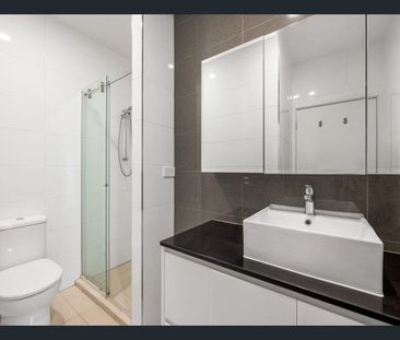 Modern West End Apartment with Park & River Views - Photo 4