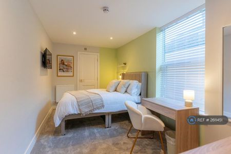 1 bedroom in a house share to rent - Photo 3