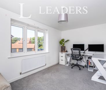 3 bedroom town house to rent Whiteley Way, SO30 - Photo 6