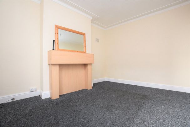 22, Noster Place, Beeston, Leeds, West Yorkshire, LS11 8QH - Photo 1