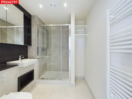 1 bedroom flat to rent - Photo 2