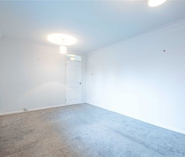 1 bed First Floor Flat for rent - Photo 2