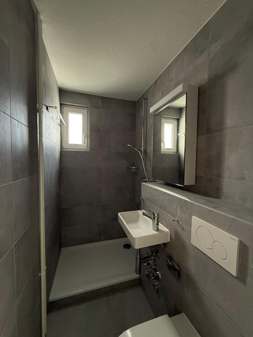 Sanierte 3-Zimmerwohnung im 1. Stock mit Balkon - Photo 3