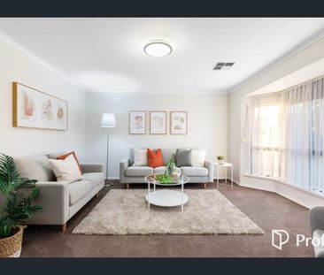 Cosy Three-Bedroom Home with Entertainer's Backyard - Hillbank - Photo 4