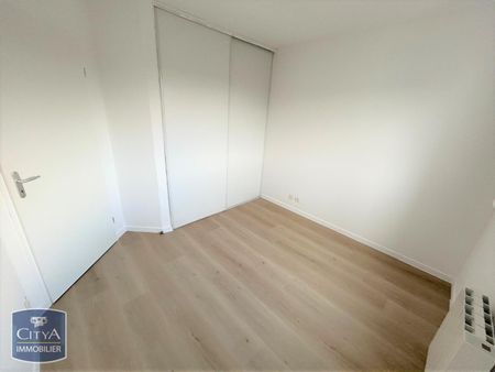 Location Appartement 3 pièces 63m² LONS LE SAUNIER 39000 - Photo 3