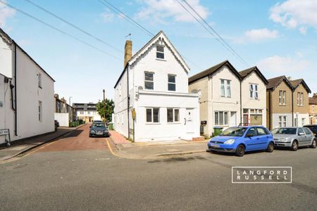 3 bedroom maisonette to rent - Photo 2
