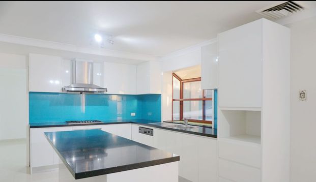 Four Bedroom Family House In Premium Location - Photo 1