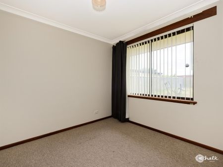 3X1 FAMILY HOME IN WAIKIKI - 6 MONTH LEASE!!! - Photo 2