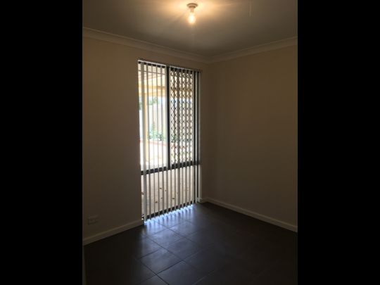 Spacious Family Home in a Prime Location! - Photo 1
