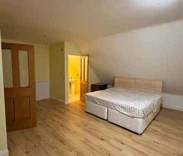 Room in a Shared House, Gyllyngdune Gardens, IG3 - Photo 1