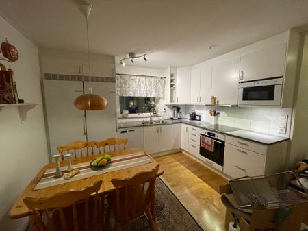 Hälleborgsgatan, Knivsta - Foto 2