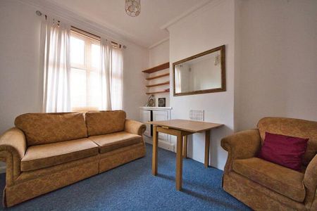 4 bedroom terraced house to rent - Photo 3