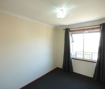 ** TRULY A RARE FIND ** - Photo 4