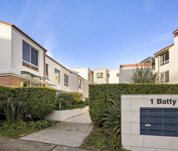 Resort-Style Living with Sweeping Views from Bay to City. - Photo 1