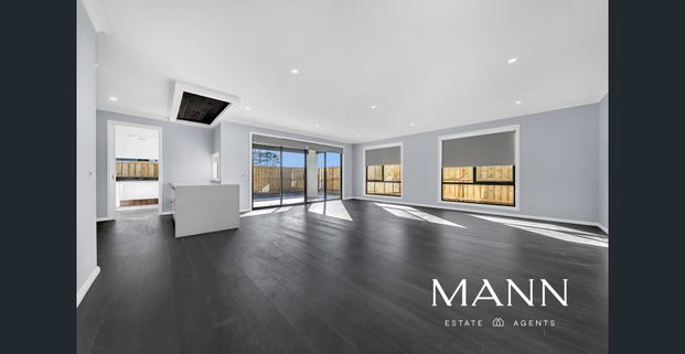 Beautiful 4 Bedroom Home in Rathdowne Estate! - Photo 1