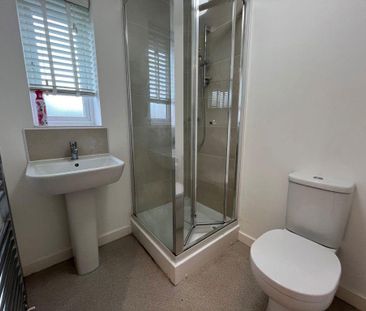 3 bedroom semi-detached house to rent - Photo 6