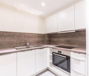 2 bedroom ground floor flat to rent - Photo 3