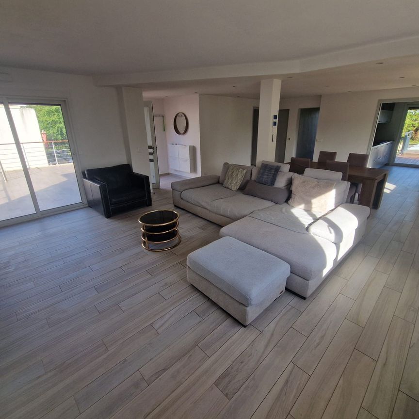 Location Maison 6 pièces 159m² MAGNY LES HAMEAUX 78114 - Photo 1