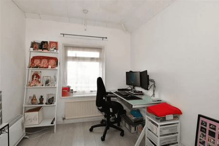 5 bedroom semi-detached house to rent - Photo 2