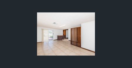 Large Family Home - Lawn mowing included!! - Photo 5