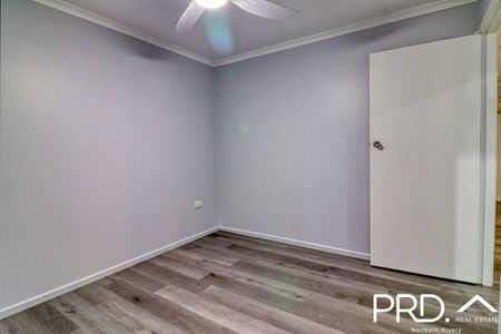 Renovated 2 Bedroom Unit - Photo 2