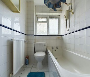 Terraced House to rent on - Photo 1