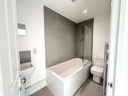 2 bedroom apartment to rent - Photo 4