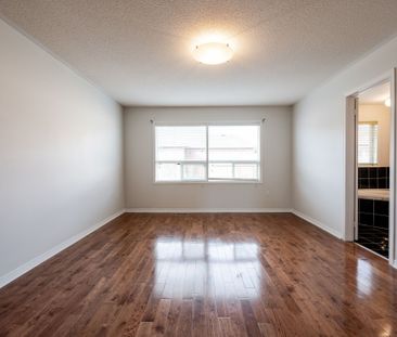 For Lease - 48 Dylan Street, Vaughan, Ontario - Photo 6