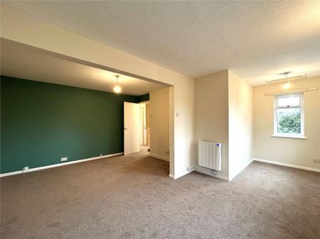 3 bedroom end of terrace house to rent - Photo 2