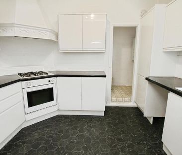 3 bedroom flat to rent - Photo 5