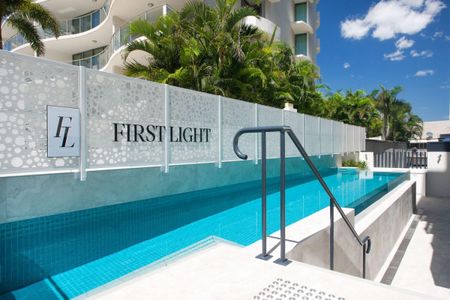 FIRST CLASS LIVING IN THE HEART OF MOOLOOLABA - Photo 2