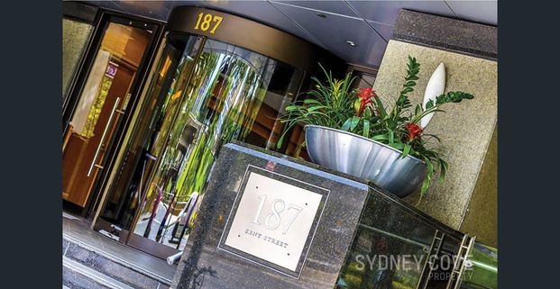 OVERSIZED STUDIO APARTMENT | Furnished - Photo 1