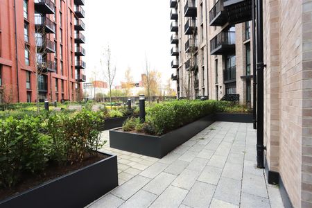 The Railings, Middlewood Locks - Photo 3