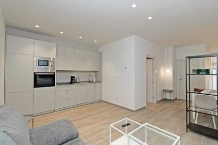 Carrer de Sant Rafael, Valencia, Valencian Community 46011 - Photo 4